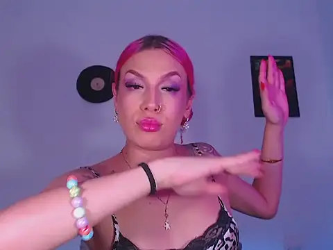 Cici_JuicyBig Show in webcam