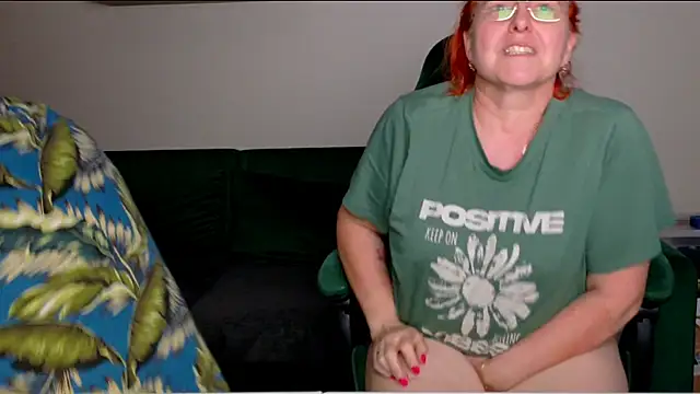 JoannaAndNeighbour's Live XXX Chat