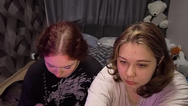 LunarCouple_ Show in webcam