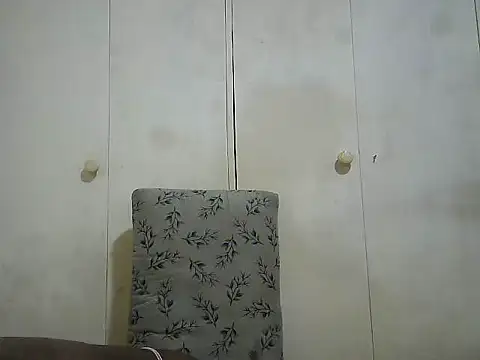 Aileeya Chat XXX in diretta