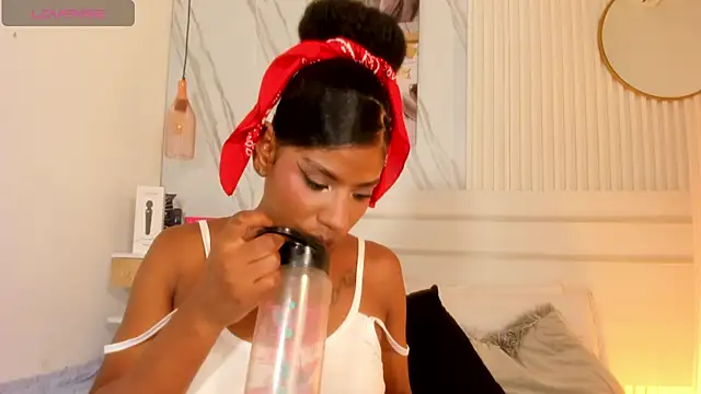 Afro_Luna Adlı Modelin Canlı XXX Sohbeti