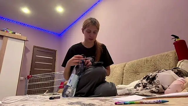 LinZavr live XXX chat