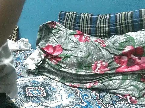 Precumboner Adlı Modelin Canlı XXX Sohbeti