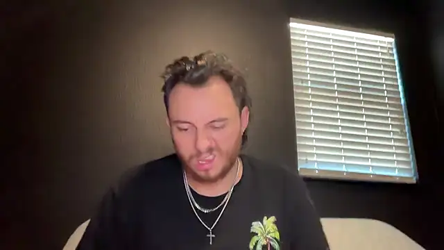 Mikecloudyhawk XXX чат на живо