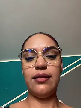 Sara-77's Live XXX Chat