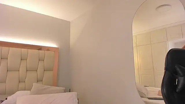 lilyth_bloom Adlı Modelin Canlı XXX Sohbeti