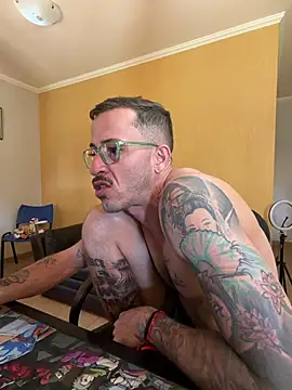 Chat +18 de MeladoDiMel ao vivo