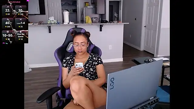 ReeseZen Chat XXX in diretta