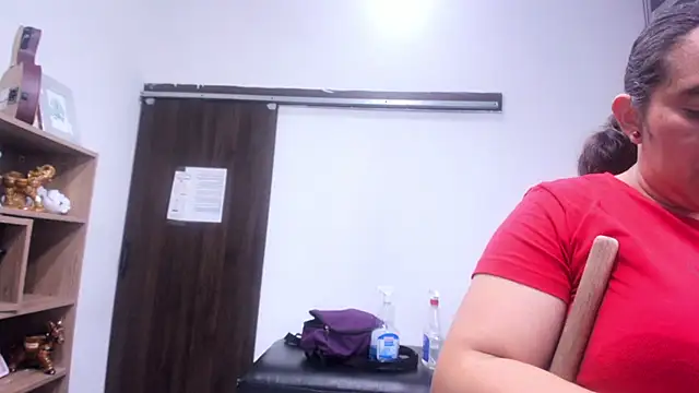 LeilaSmith_ Obrolan Langsung XXX