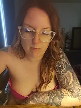 Chat XXX ao vivo de TattedMamaXOXO