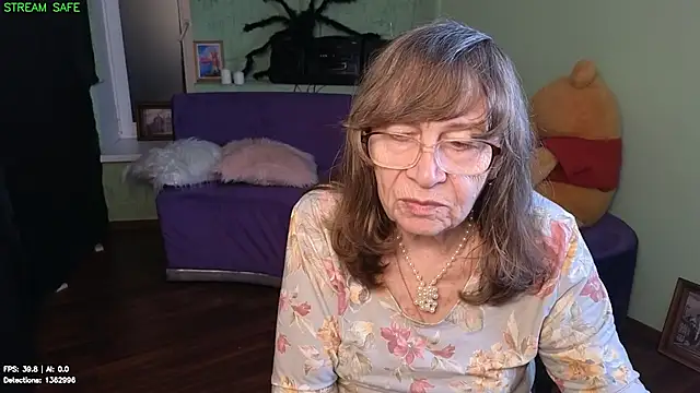 Chat XXX en directo de Betty_Brick