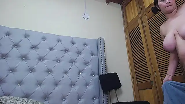 Chat +18 de skarlett__36 ao vivo