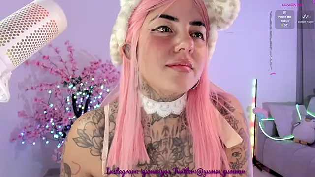 cute_catlyn élő XXX-chatje