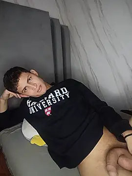 Chatroom XXX en direct de Axel_Romanov