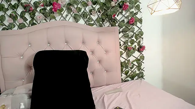 Chat XXX en directo de LucyCute_1
