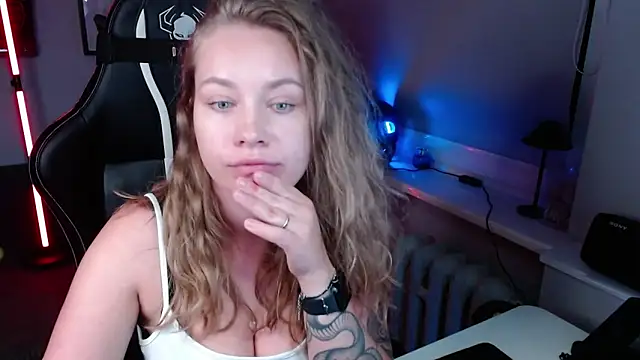 holly_xglam Chat XXX in diretta