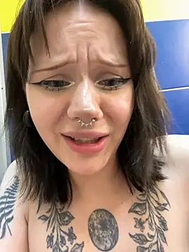 sukidaa XXX чат на живо