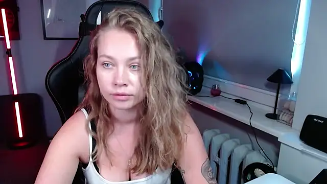 Chat +18 de holly_xglam ao vivo