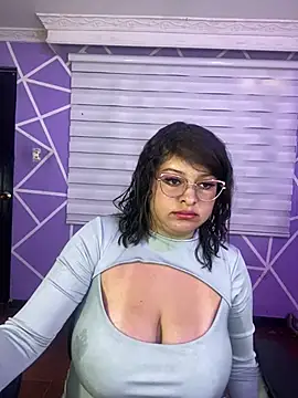 MiiaaJoness' Live XXX Chat