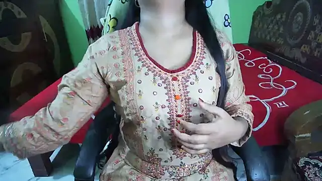 BengaliQueenStar XXX чат на живо