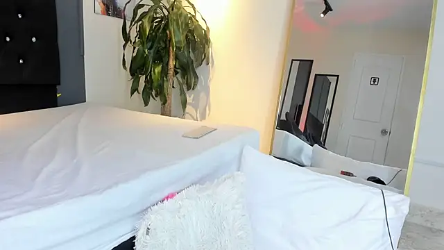 Chatroom XXX en direct de CandyRose__