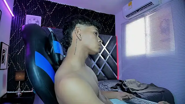 nova_mitchell7 élő XXX-chatje