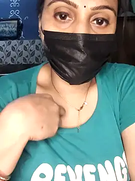 Chat +18 de Your-Shalu ao vivo
