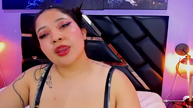 Chat +18 de Emma_monserrat ao vivo