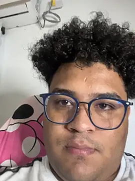 Kevinn_M – Naživo XXX chat