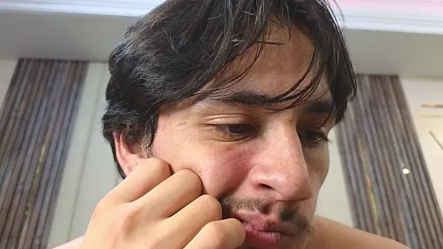 LatinShortt's Live XXX Chat
