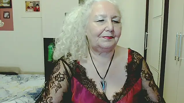 XXX chat uživo modela GrannyAlisa