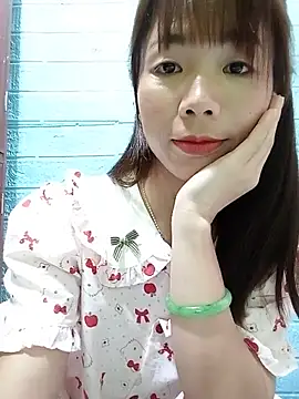 AmyLinee01 即時 XXX 聊天