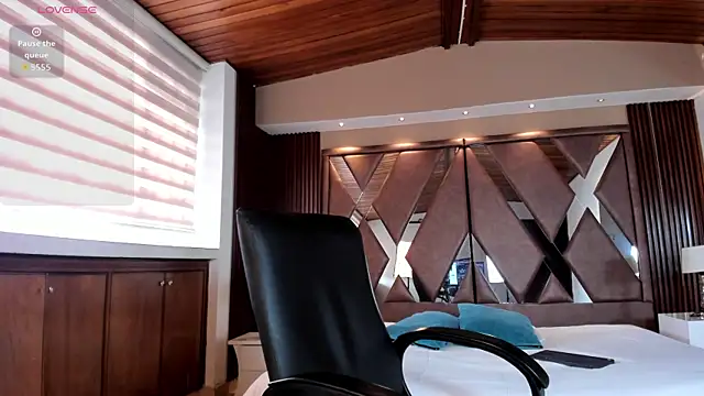 IsabellaaJoness' Live XXX Chat