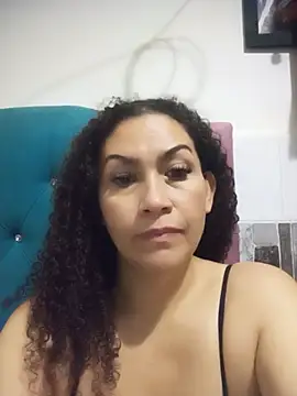 paulett15 Adlı Modelin Canlı XXX Sohbeti