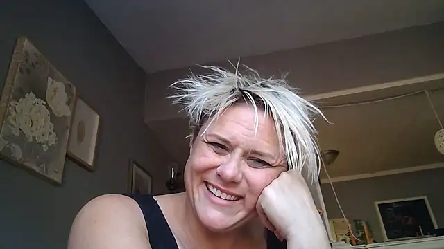 Nikiss333's Live XXX Chat