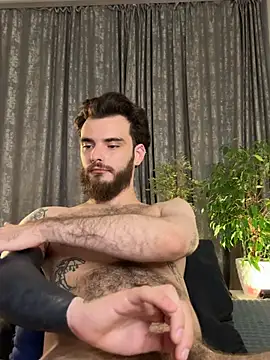 guynextfurr's Live XXX Chat