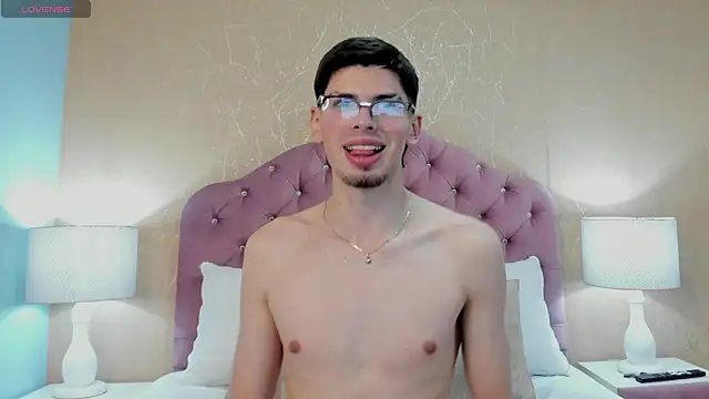 MaxFoox Chat XXX live