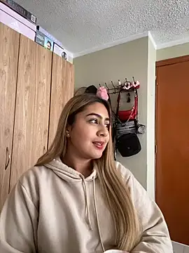 Chat +18 de Miabonnett_ ao vivo