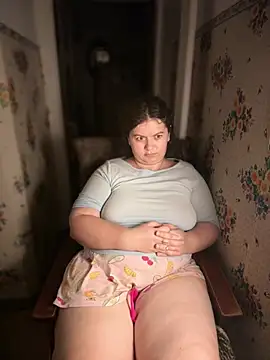 Nenssy555's Live XXX Chat