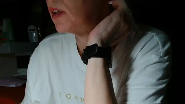 KathleenEdwards' Live XXX Chat