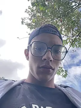 Živý XXX chat Andres_boy252