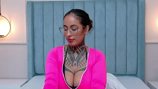 دردشة NicoleBlum الجنسية المباشرة