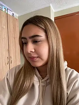 Miabonnett_ Adlı Modelin Canlı XXX Sohbeti
