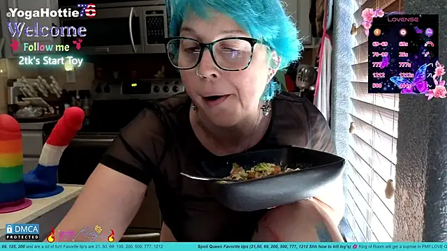 צ'אט XXX בשידור חי של YogaHottie76