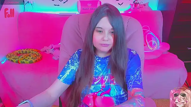 Lolisuccub Adlı Modelin Canlı XXX Sohbeti