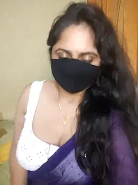 Sravvi499 Chat XXX in diretta