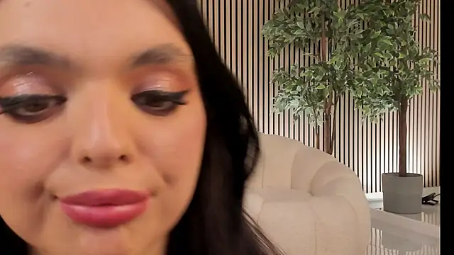 NoctisBella Chat XXX live