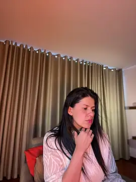 Zandrina 라이브 XXX 채팅