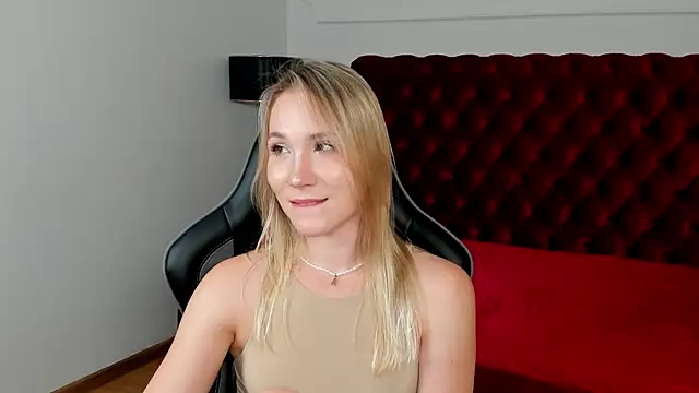 Chat XXX en directo de ElaraVoltage