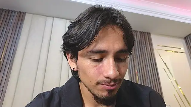 LatinShortt XXX чат на живо